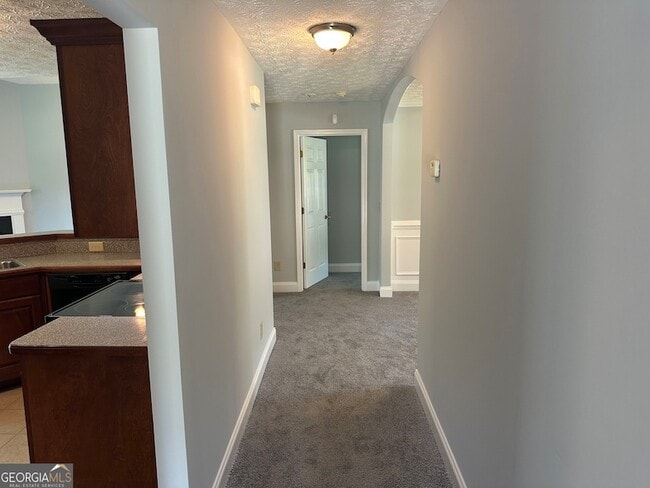 Building Photo - 561 Highland Pointe Dr