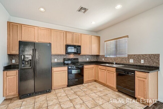 Building Photo - 8437 W Green Kingfisher Ln