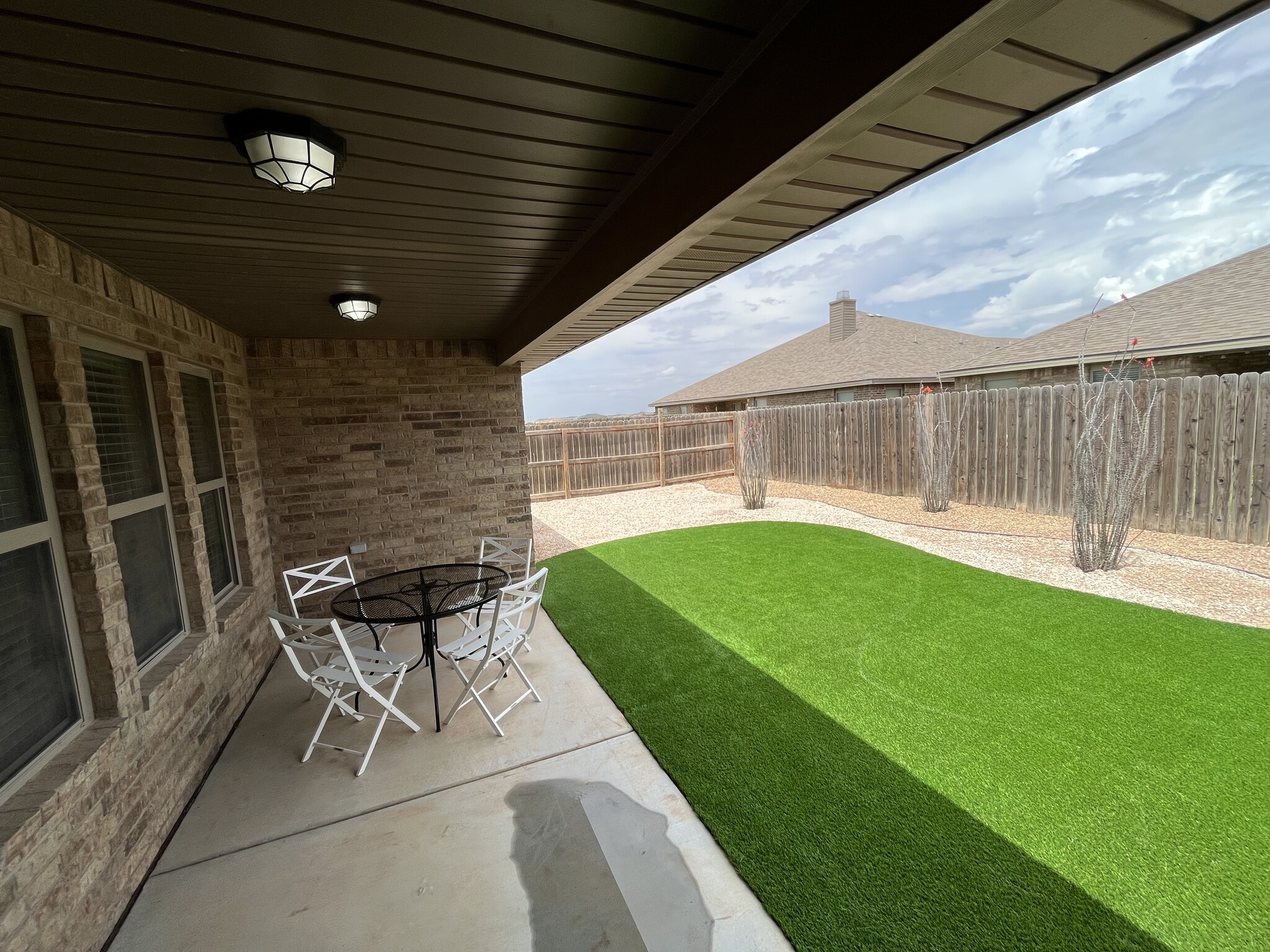 Building Photo - 6922 Ranch Hand Dr