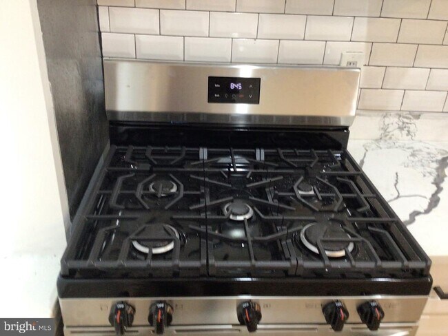 Building Photo - 1715 W Lexington St