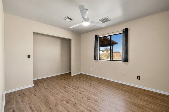 Building Photo - 7121 Quail Spring Ave