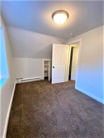 Second floor bed 3 - 6511 Cedar St