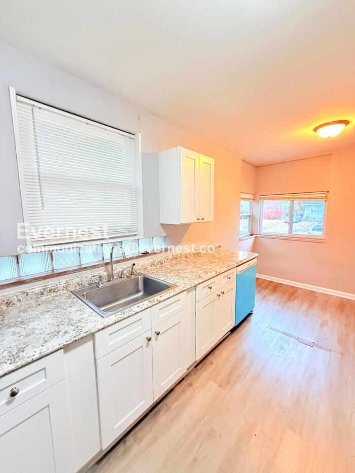 Building Photo - 18455 Wormer Ave