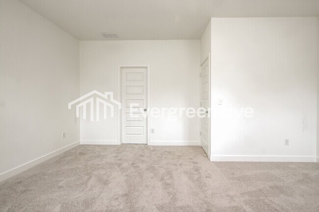 Building Photo - 832 Penrose Pl