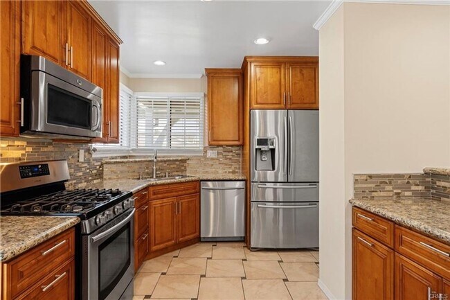 Building Photo - Spacious 4BR House in Torrance