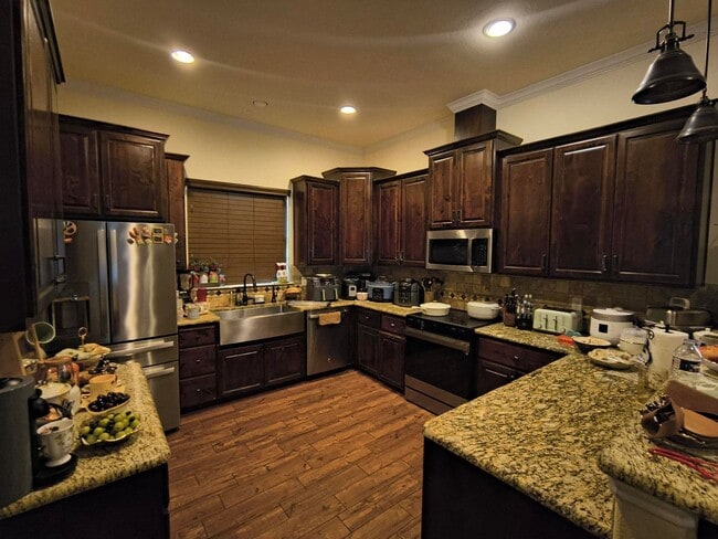 Building Photo - 2321 Cheyenne Trl