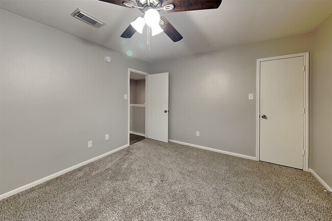 Building Photo - 18206 Gravenhurst Ln