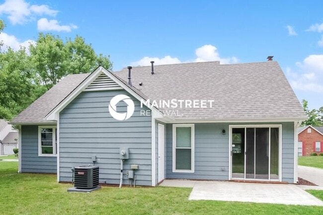 Building Photo - 3 Bedroom Pet-Friendly Home in CHARLOTTE, NC with Main Street Renewal