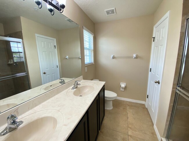 Building Photo - Water's Edge-Lake Nona-10172 Sandstone Pon...