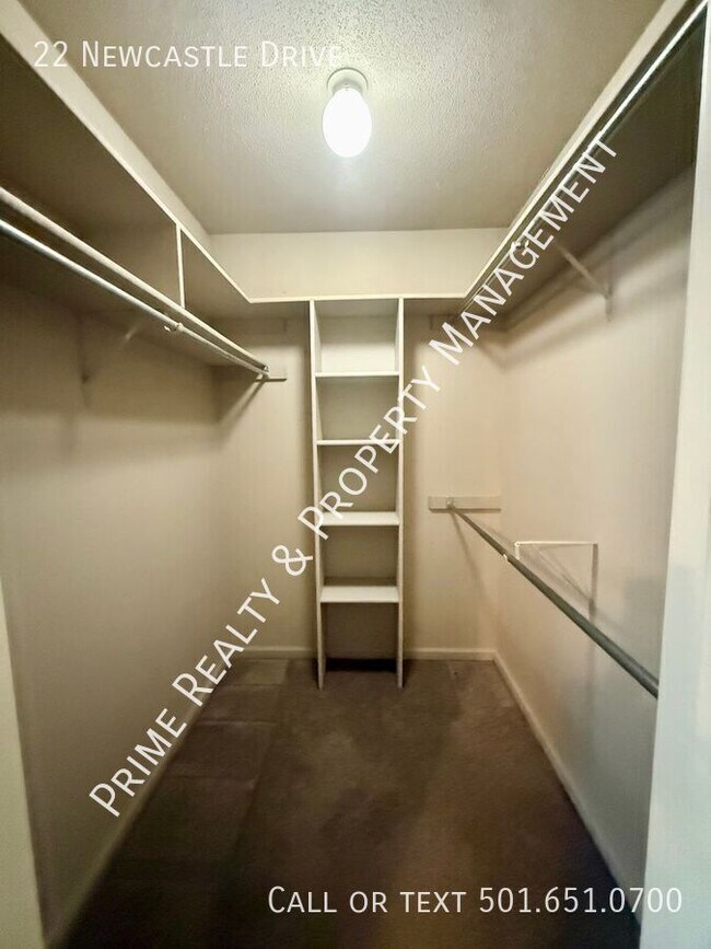 Building Photo - 22 Newcastle Dr
