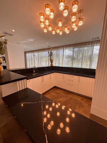 Building Photo - 1941 Fillmore St