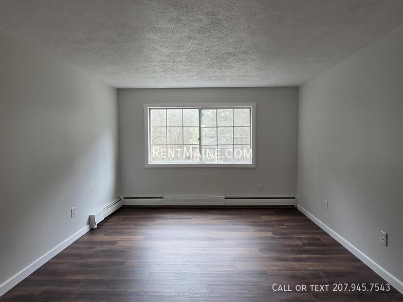 Building Photo - 10 Tall Pines Dr