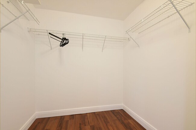 Building Photo - 12212 Sag Harbor Ct