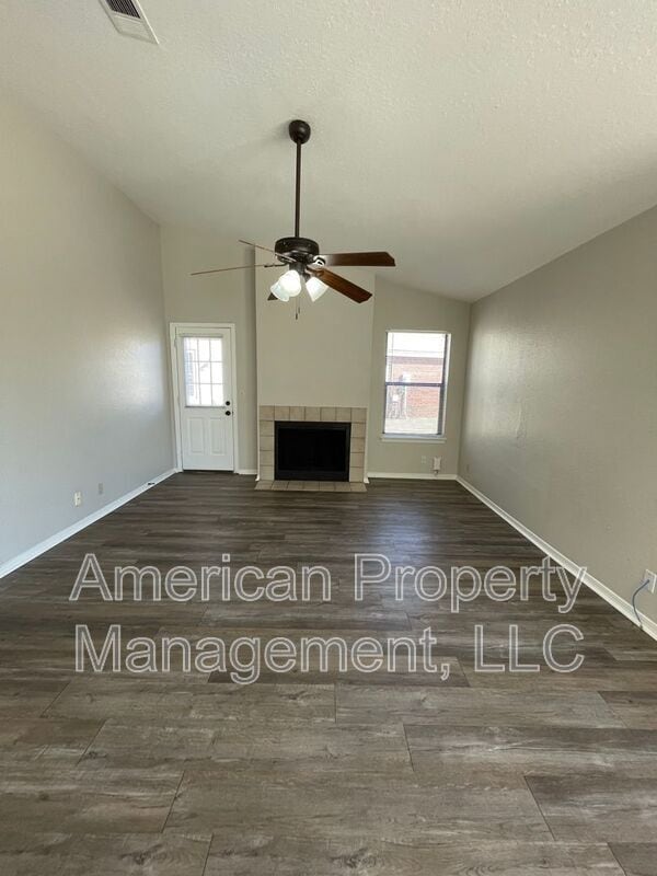 Building Photo - 13115 E 44th St