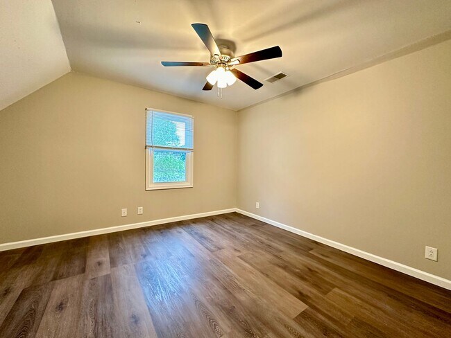 Building Photo - Stunning Single-Family Home with Plenty of...