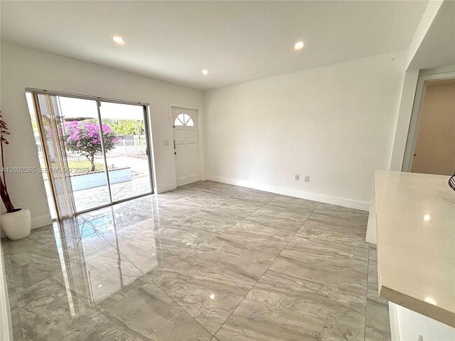 Building Photo - 151 NW 165th St