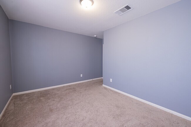 Building Photo - 10814 Spring Brook Pass Dr