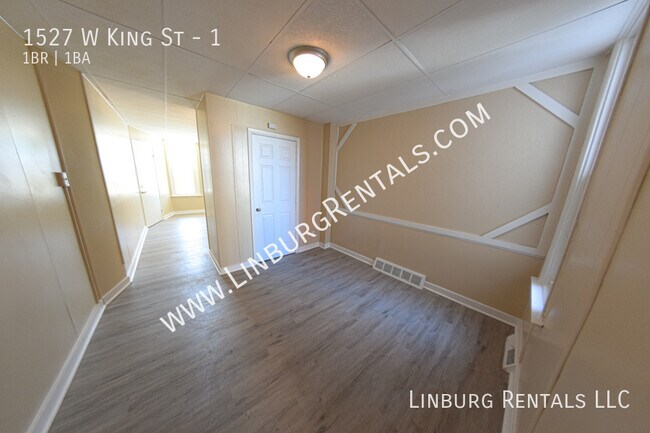 Building Photo - 1527 W King St