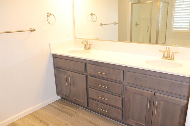 Building Photo - 1884 Clover Drive