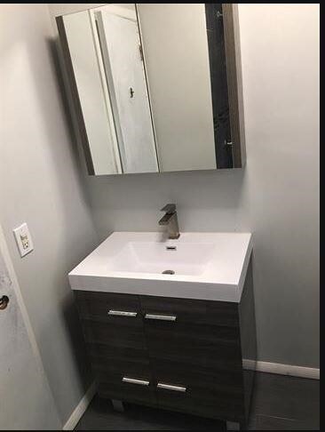 Building Photo - 398 Ege Ave