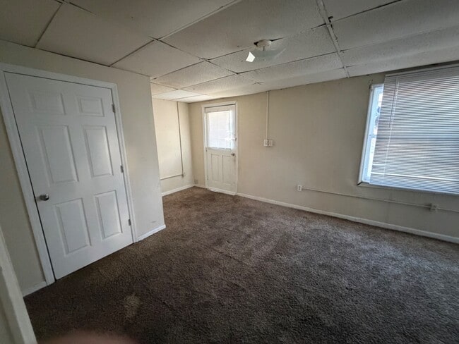 Building Photo - 215 Adams St