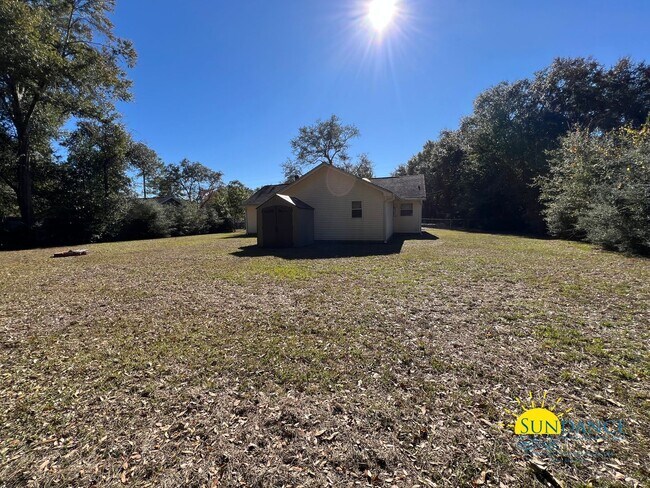 Building Photo - Gorgeous 3 Bedroom Home in Crestview!