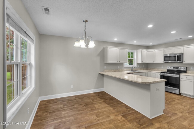 Building Photo - 146 Monterey Cir