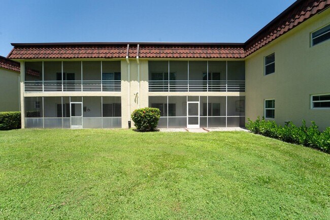Building Photo - 717 S US Hwy 1