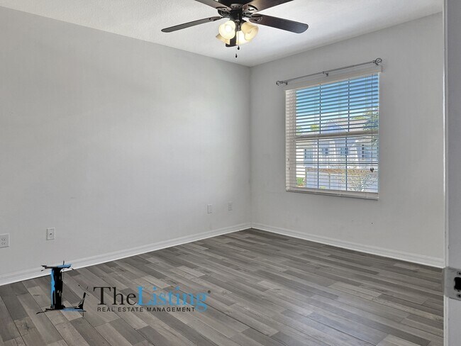 Building Photo - 803 Ashentree Dr