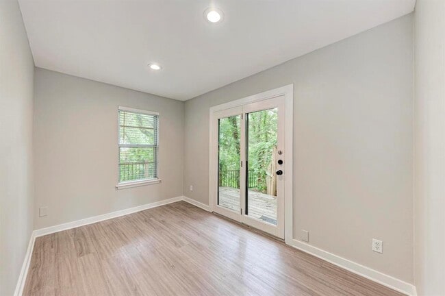 Building Photo - 1612 Elmhurst Dr
