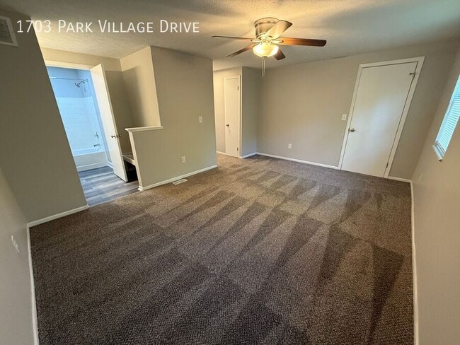 Building Photo - 1703 Park Village Dr
