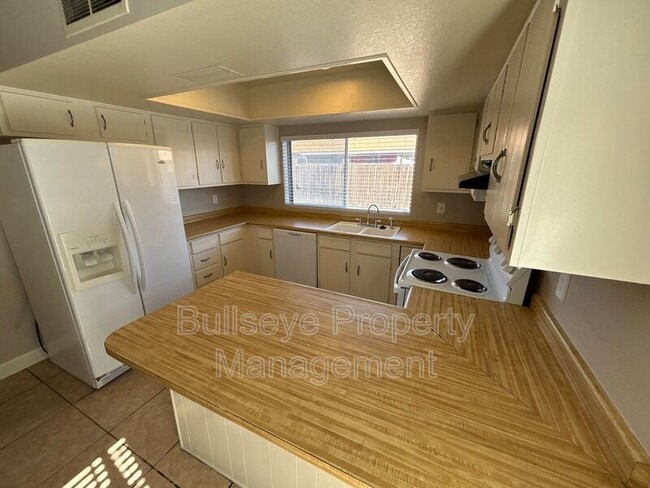 Building Photo - 4625 N 75th Ln