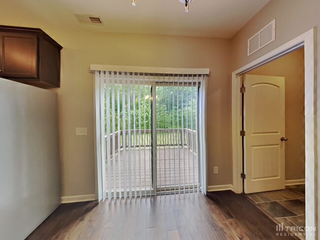 Building Photo - 162 Carissa Dr
