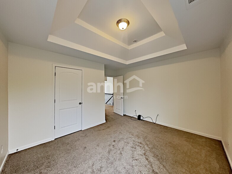 Building Photo - 402 Cleburne Pl