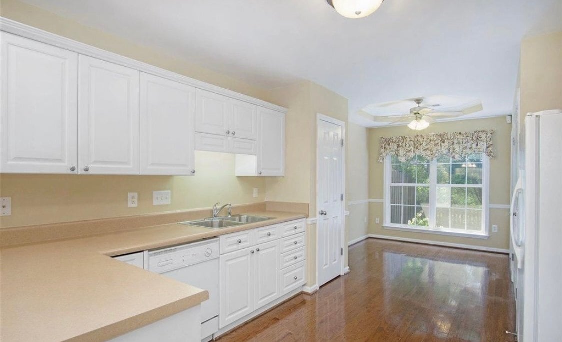Building Photo - 121 Hayesbury Ct
