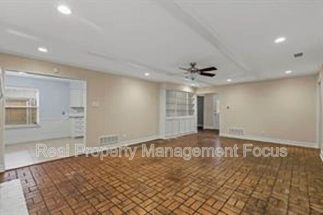 Building Photo - 14722 Overview Dr
