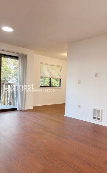 Building Photo - 1033 SW 148th St