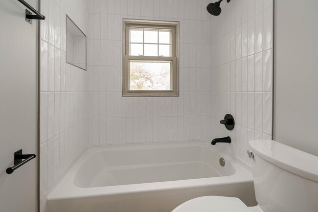 Building Photo - 2228 Holt Ave