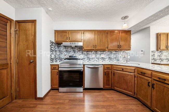 Building Photo - 356 Northview Dr