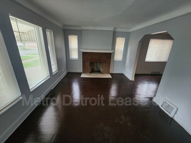 Building Photo - 10724 Whitehill St