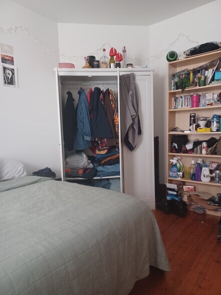 Plenty of clothes storage - 8 Buttonwood St