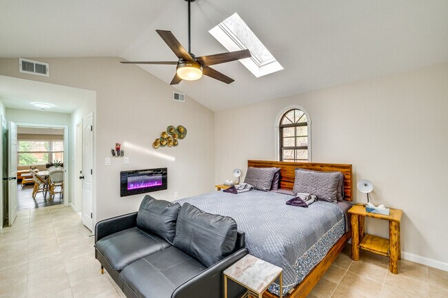 Building Photo - 5123 Boulder Dr