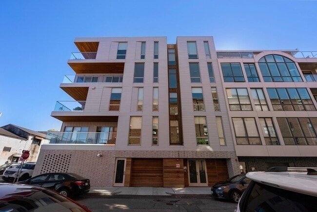 Building Photo - 537 E 2nd St