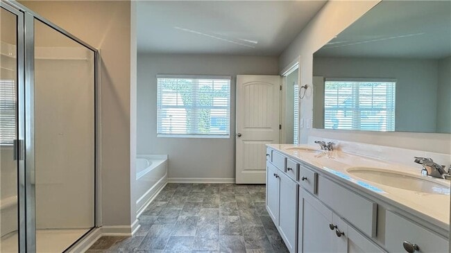 Building Photo - 488 Stoneybrook Dr
