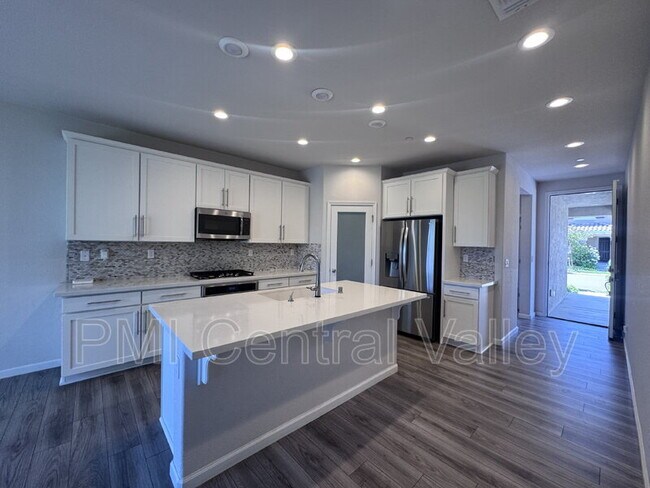 Building Photo - 349 Terra Mia Ave