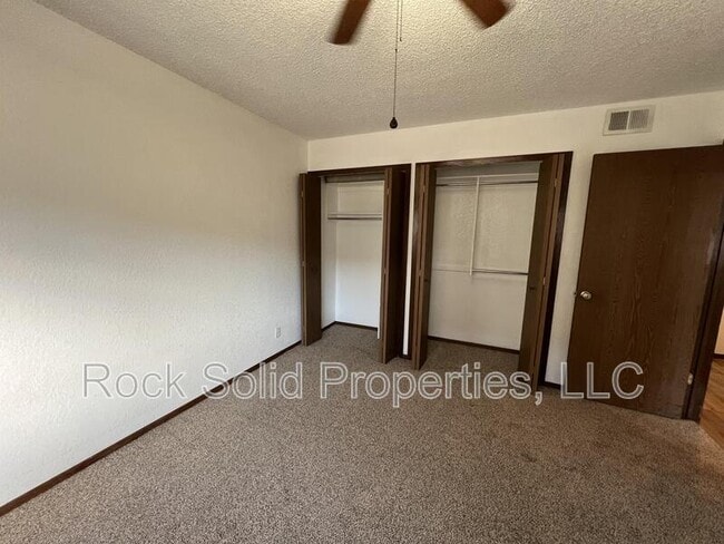 Building Photo - 3305 Frontier St