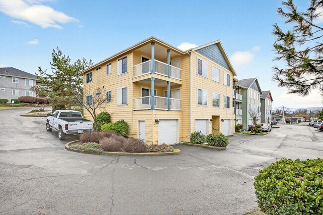 Building Photo - 2525 Corona Ave