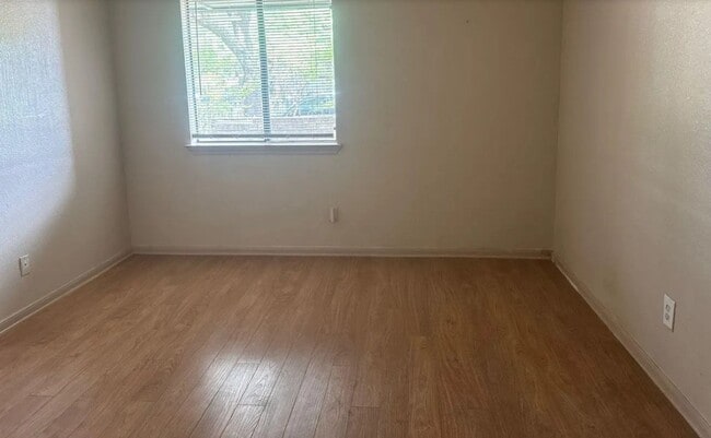 Building Photo - 6108 Abrams Rd