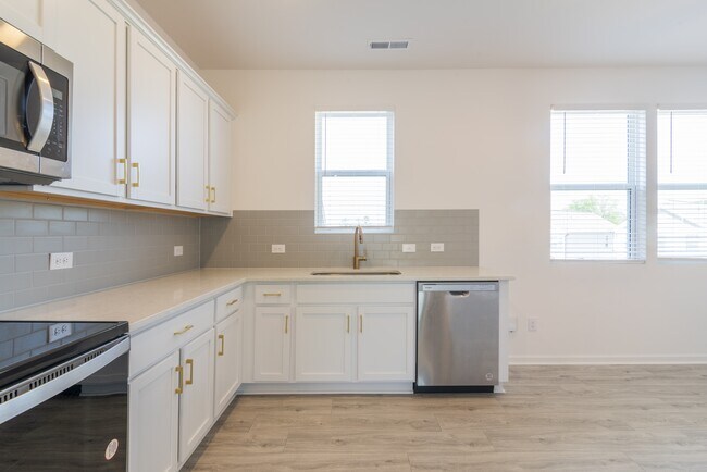 Building Photo - 15010 Scoter St