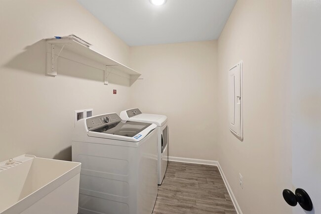 Building Photo - 214 Scoter Rd